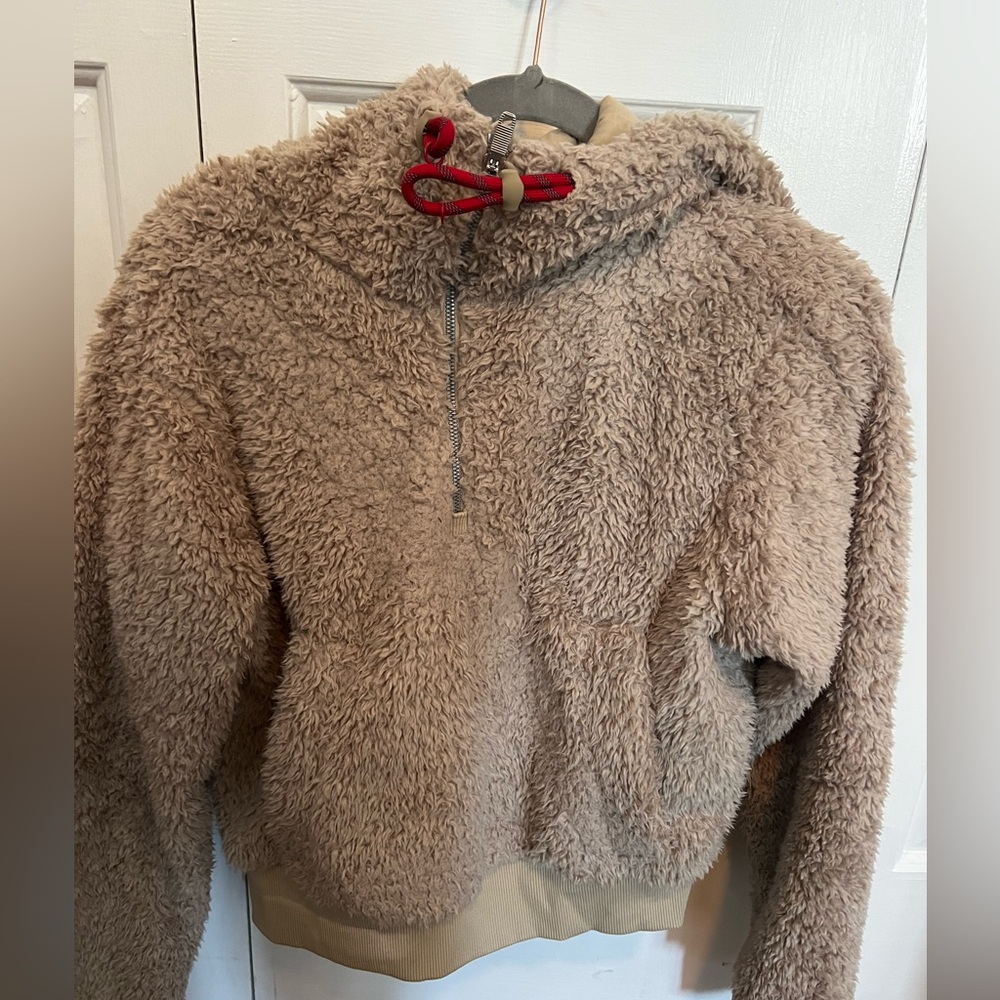 Lululemon textured fleece 1/2 zip hoodie